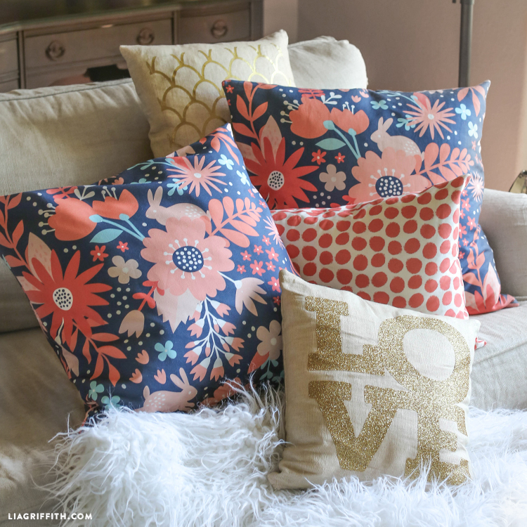 Lia Griffith How To Sew A Zipper Pillow Video Tutorial